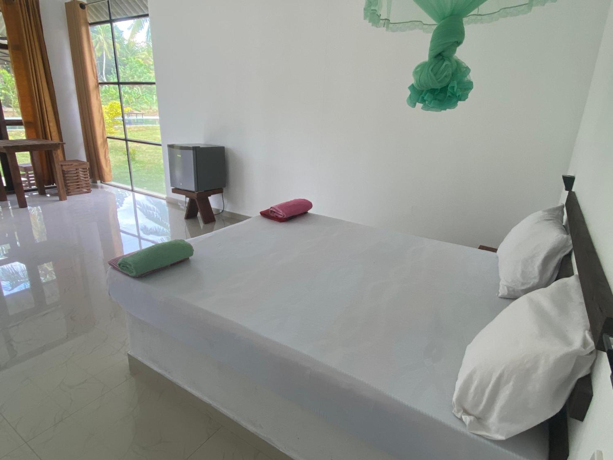 Paramount Safari Cottage Udawalawe Esterno foto